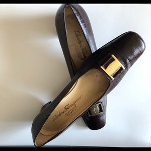 Salvatore Ferragamo ladies brown heels-Sz 9B